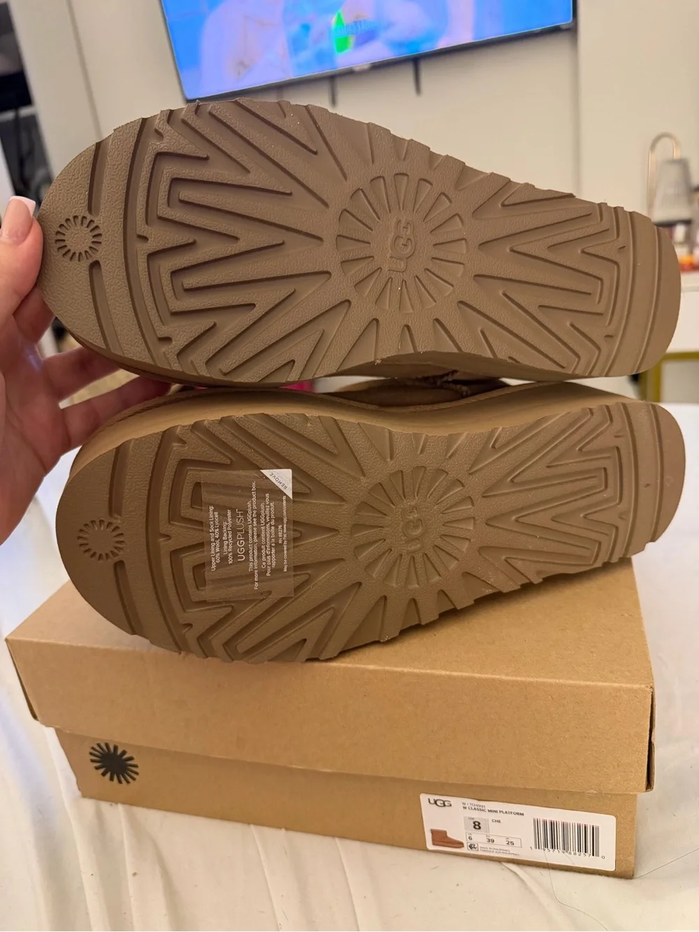 UGG Classic Mini Platform Chestnut Womans 8 New with tags/ Box